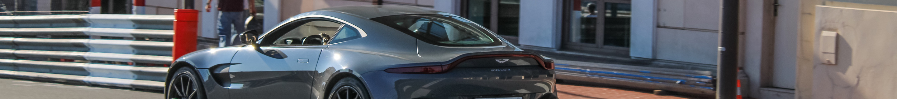 Aston Martin V8 Vantage 2018