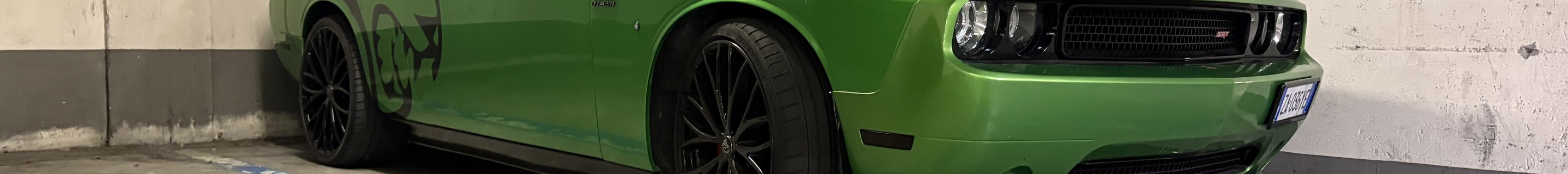 Dodge Challenger SRT-8 392