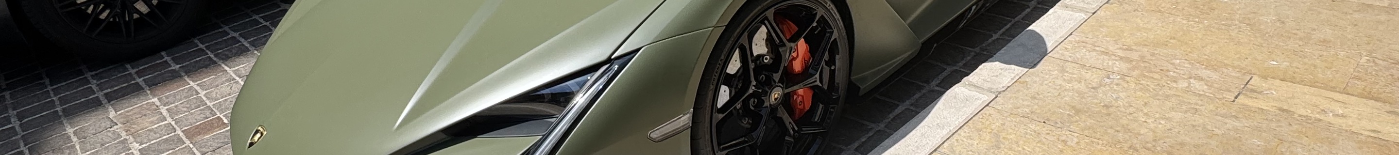Lamborghini Revuelto