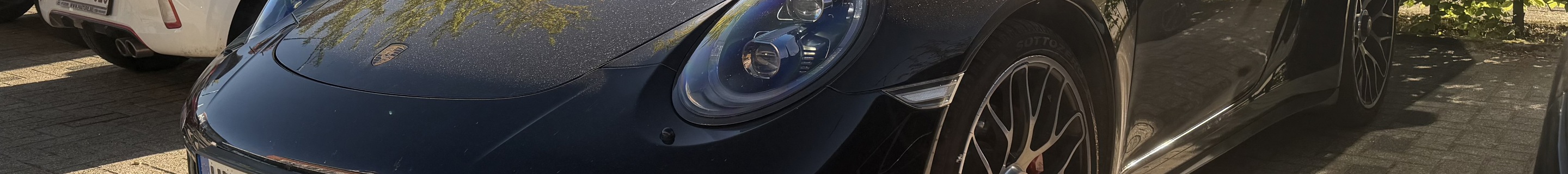 Porsche 991 Carrera 4 GTS Cabriolet MkII