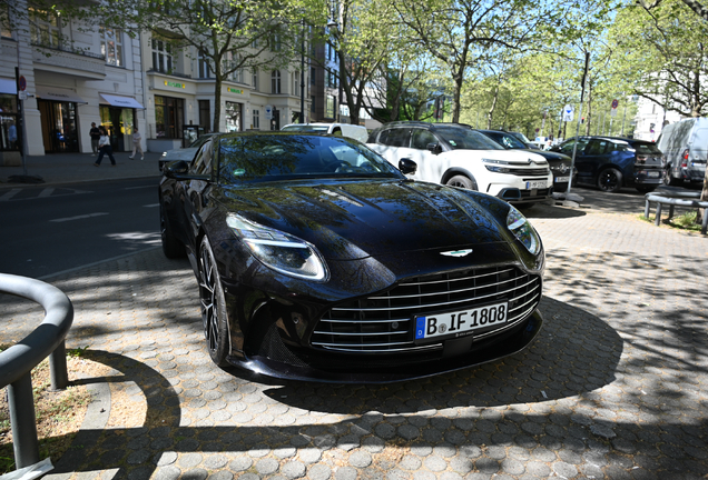 Aston Martin DB12