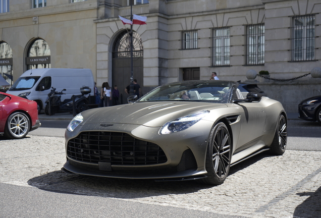 Aston Martin DB12 Volante