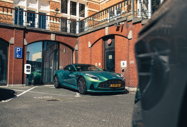 Aston Martin DB12 Volante
