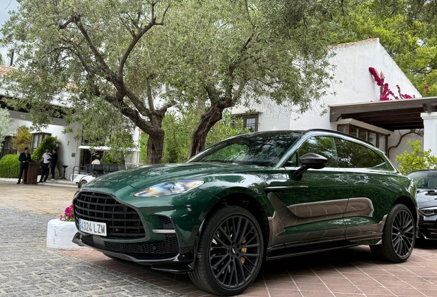 Aston Martin DBX707