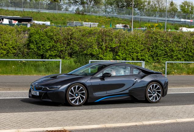 BMW i8