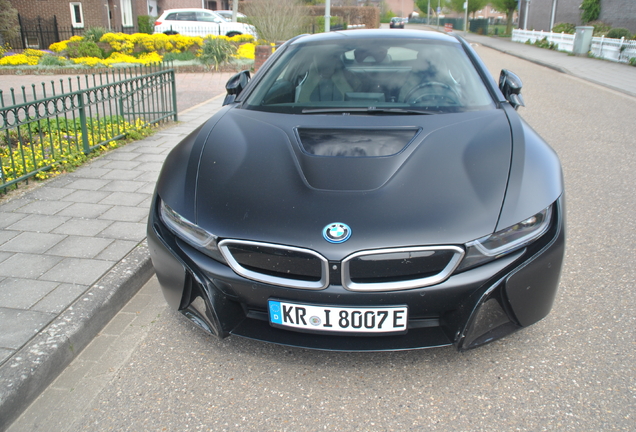 BMW i8