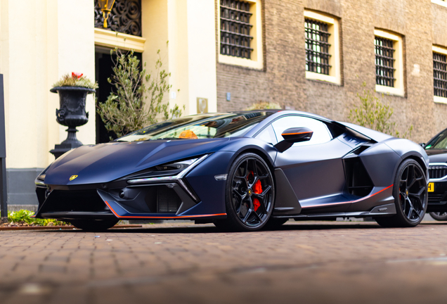 Lamborghini Revuelto