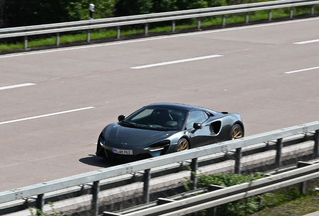McLaren Artura Spider