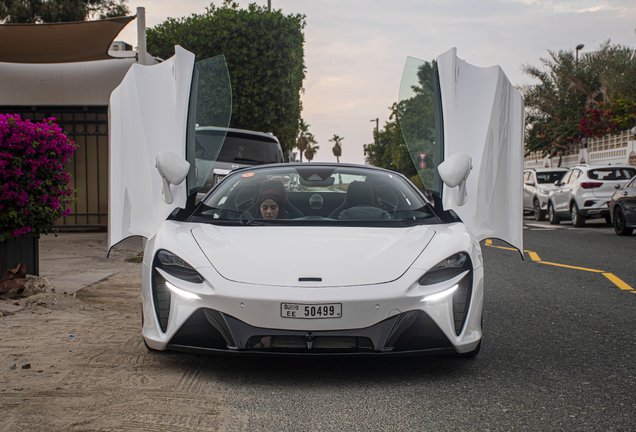 McLaren Artura Spider