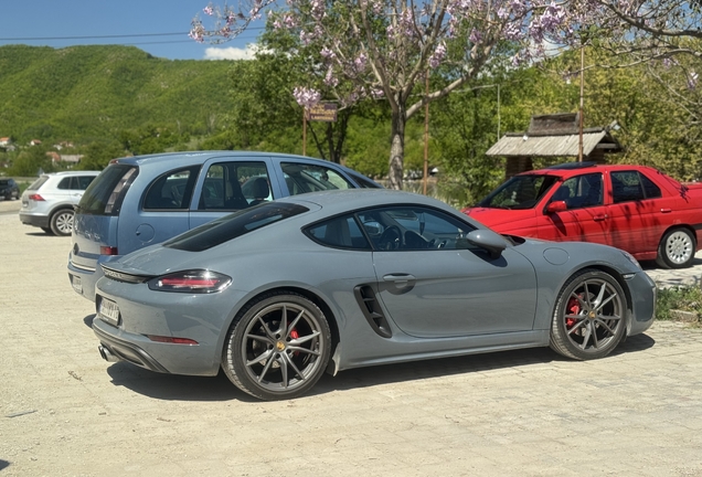 Porsche 718 Cayman S