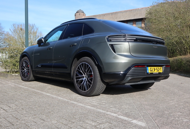 Porsche Macan EV Turbo