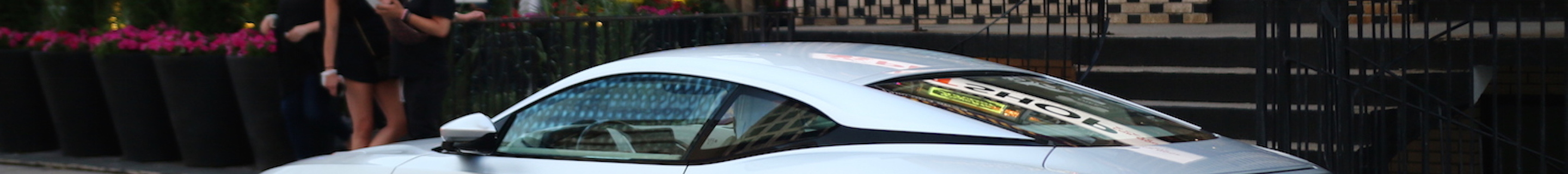 Aston Martin DB11