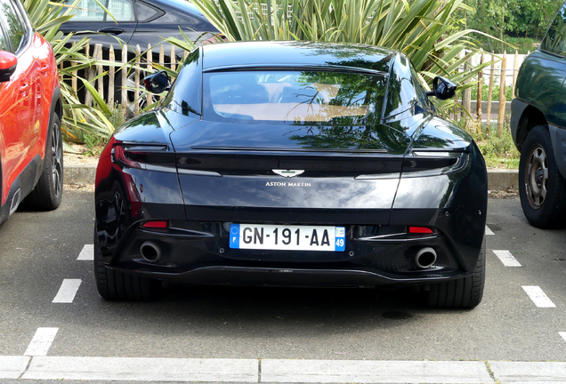 Aston Martin DB11