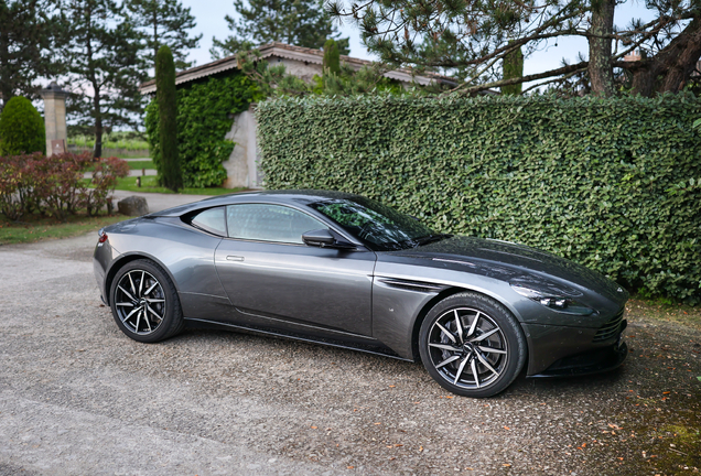 Aston Martin DB11