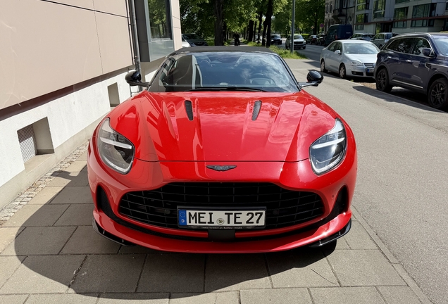 Aston Martin DB12 Volante
