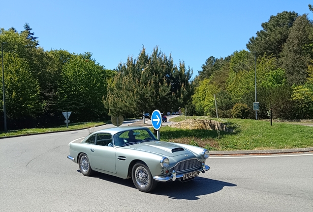 Aston Martin DB4