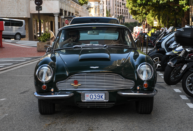 Aston Martin DB6 MKI