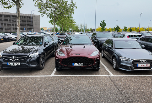 Aston Martin DBX S