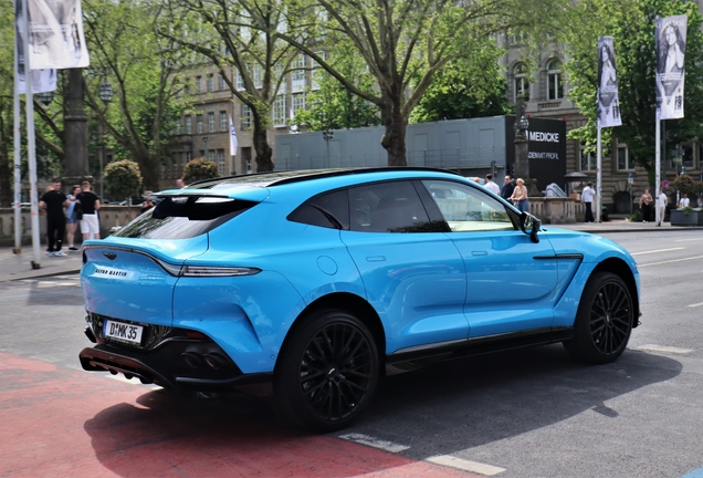 Aston Martin DBX707