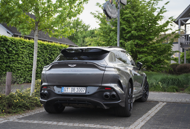 Aston Martin DBX707
