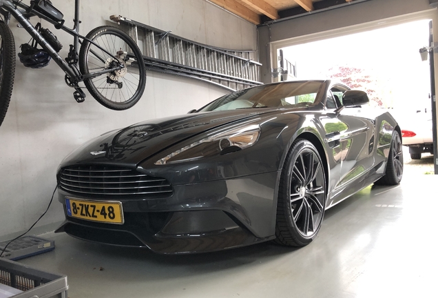 Aston Martin Vanquish 6.0 V12