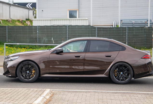 BMW M5 G90