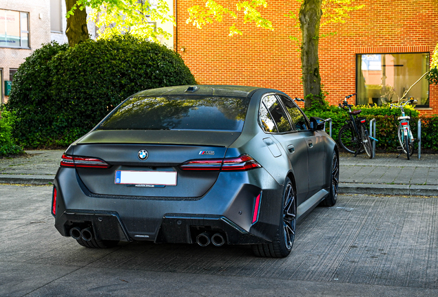 BMW M5 G90