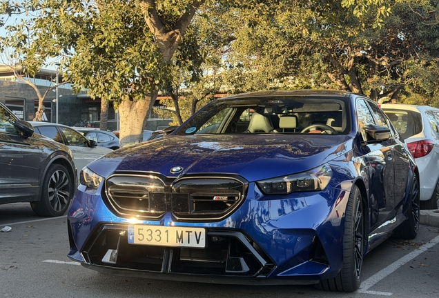 BMW M5 G90