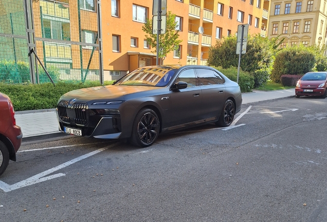 BMW M760e xDrive