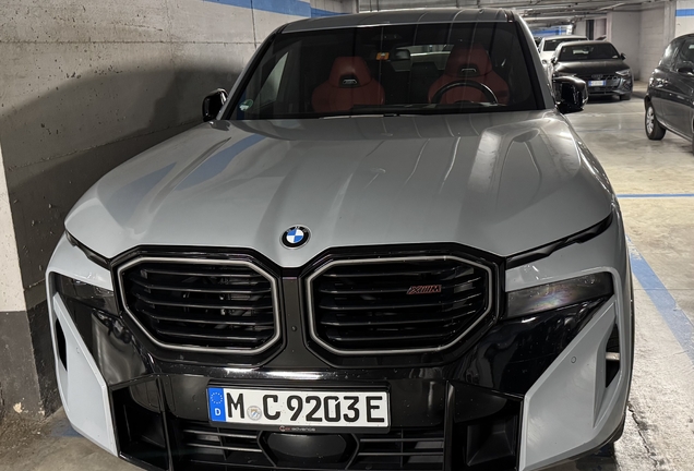 BMW XM G09 Label Red