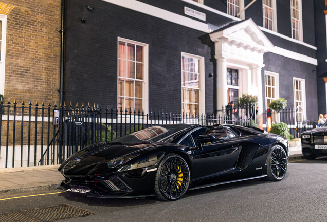Lamborghini Aventador S LP740-4 Roadster
