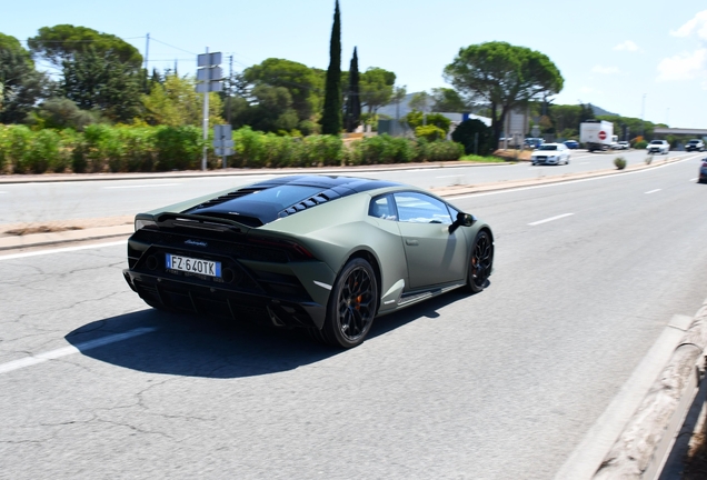 Lamborghini Huracán LP640-4 EVO