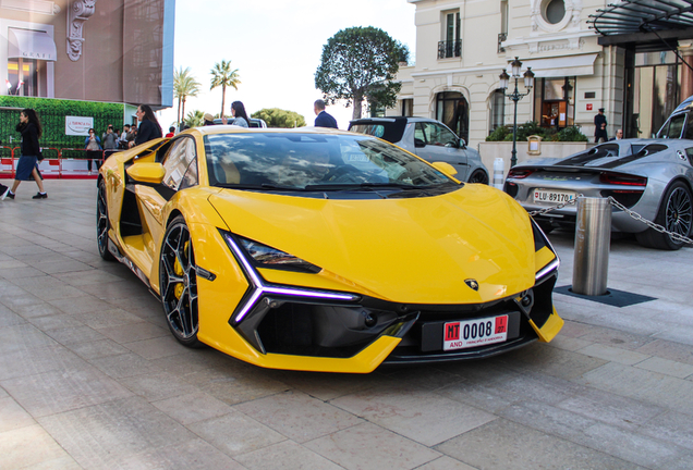 Lamborghini Revuelto