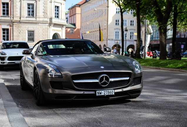 Mercedes-Benz SLS AMG Roadster