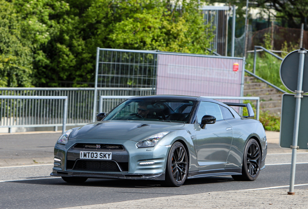 Nissan GT-R