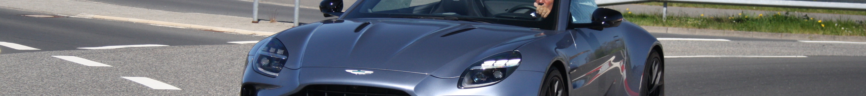 Aston Martin Vantage S Roadster 2026