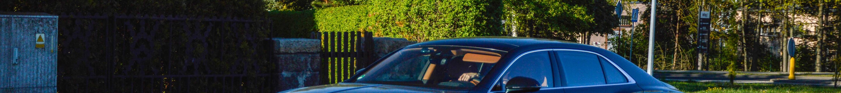 Bentley Flying Spur Azure 2025