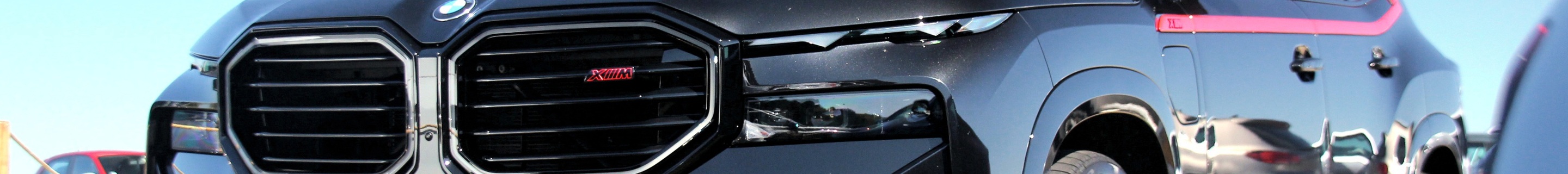 BMW XM G09 Label Red