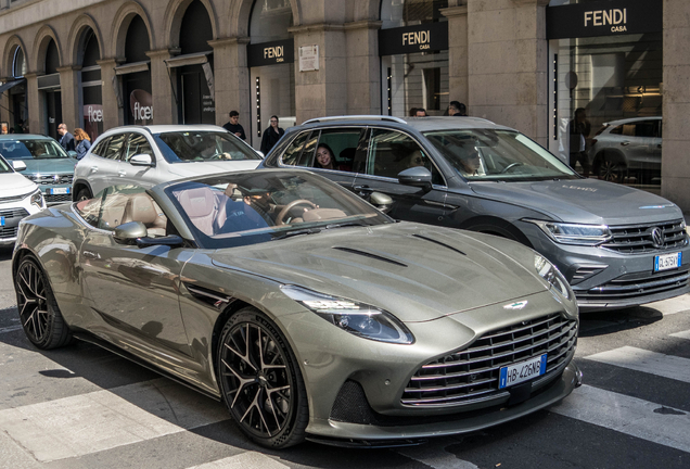 Aston Martin DB12 Volante