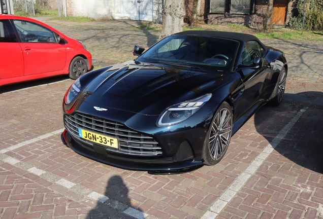 Aston Martin DB12 Volante