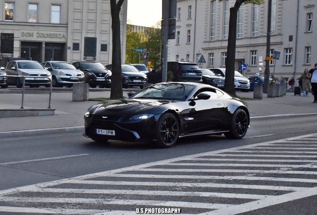 Aston Martin V8 Vantage 2018