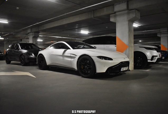 Aston Martin V8 Vantage 2018