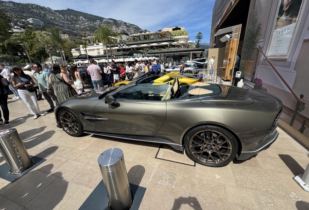 Aston Martin Vanquish Volante 2025