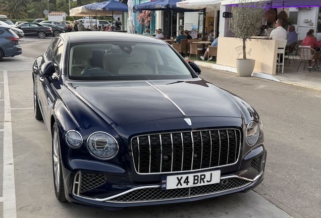 Bentley Flying Spur Azure 2025