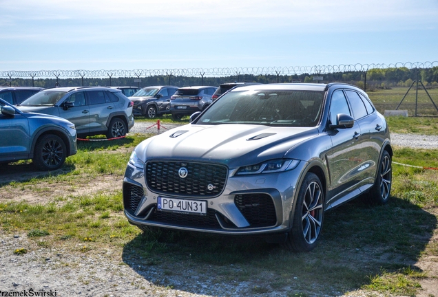 Jaguar F-PACE SVR