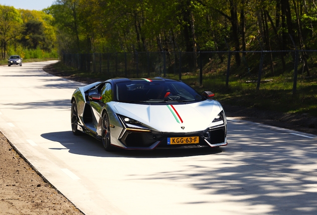 Lamborghini Revuelto