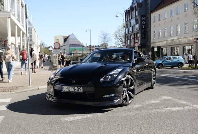 Nissan GT-R 2011