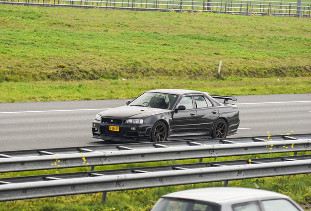 Nissan Skyline R34 Sedan