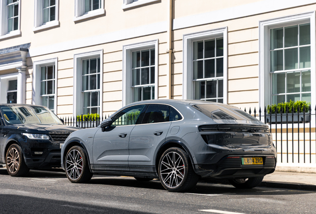 Porsche Macan EV Turbo