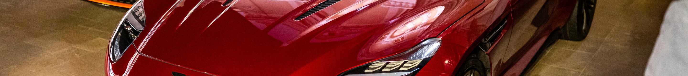 Aston Martin DB12 Volante